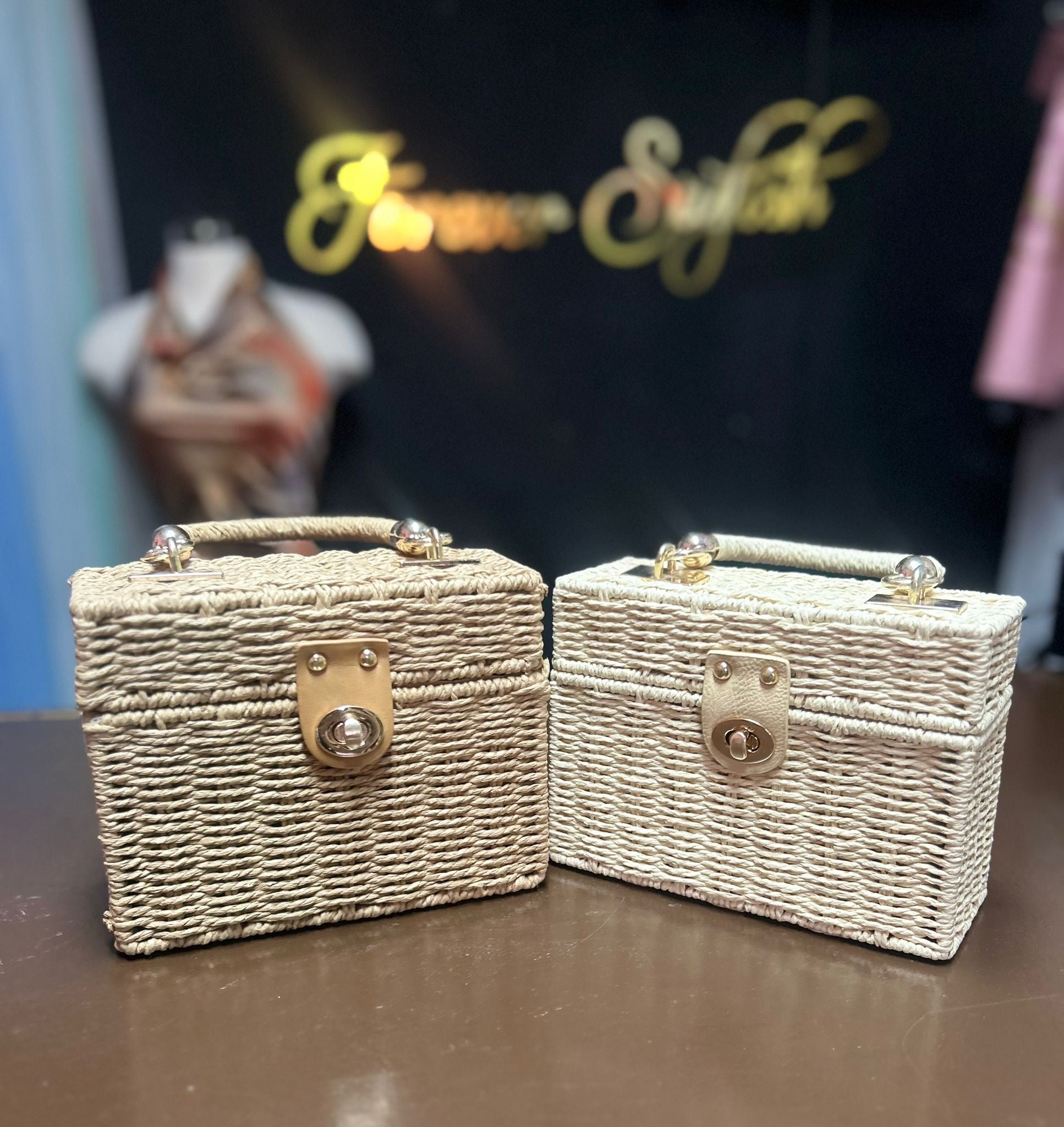 Straw Clutch